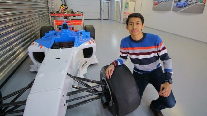 Youtuber Turah Parthayana