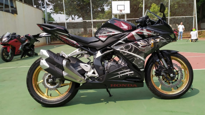 Honda CBR250RR SP