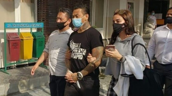 Mobil Klasik Jerinx yang Lebih irit dari Honda Scoopy