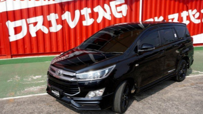 Toyota Innova TRD Sportivo