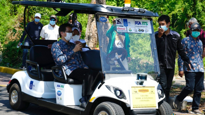 Mobil pintar i-Car buatan ITS