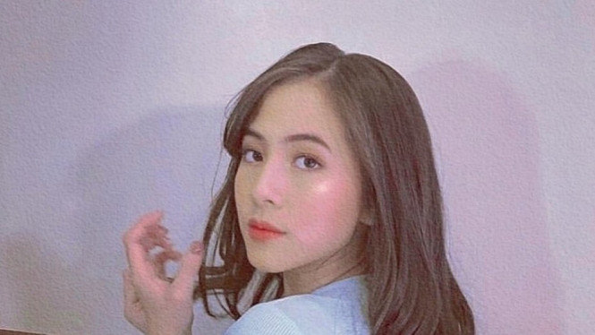 Adhisty Zara