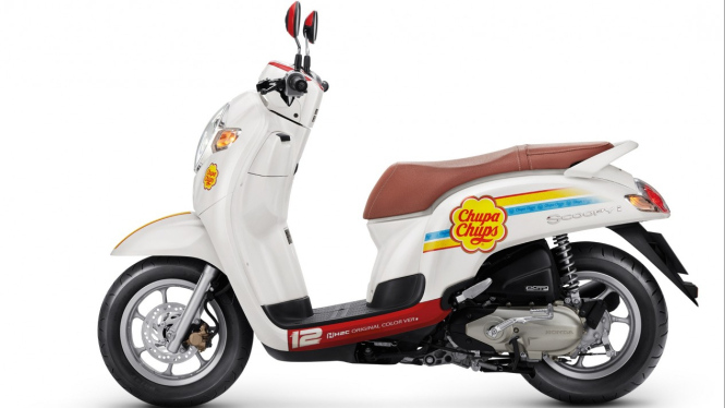 Honda Scoopy i Chupa Chups Limited Edition