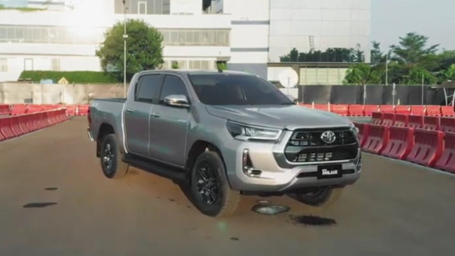 Toyota Hilux baru launching virtual