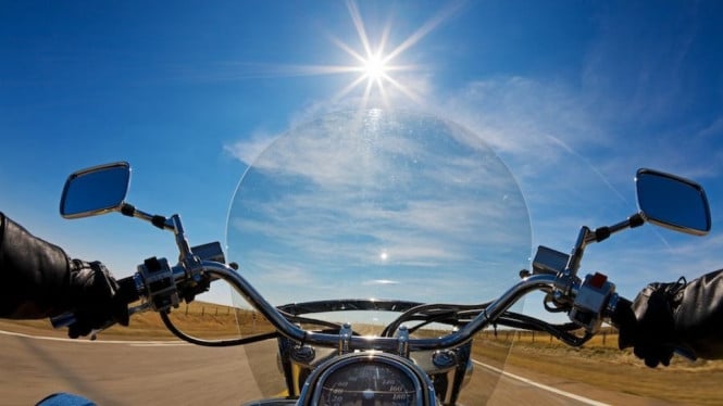 Pemotor di musim panas