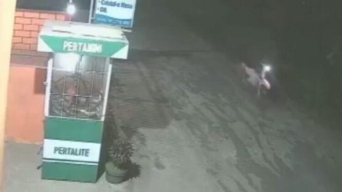 video viral motor tua jalan sendiri