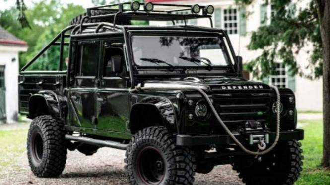 Land Rover Defender bekas kendaraan militer Turki versi modifikasi