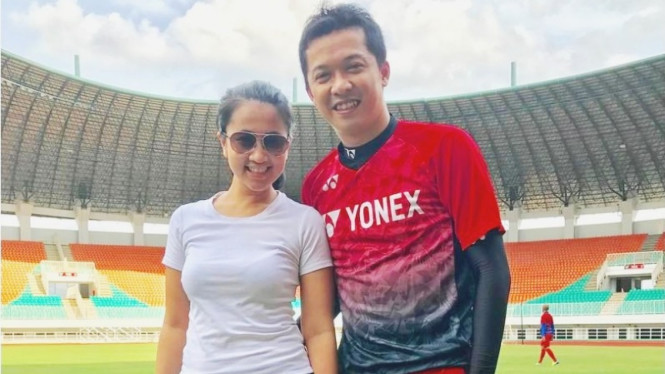 Taufik Hidayat dan anak perempuannya