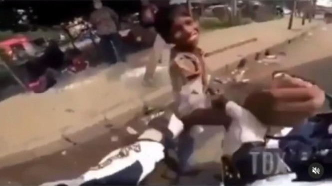 Pengemis Pura-pura Cacat Fisik