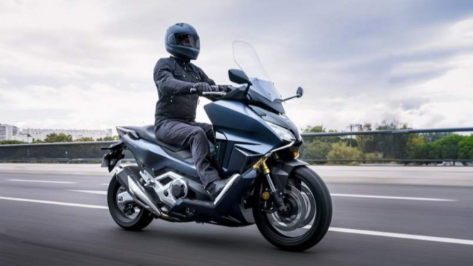 Honda Forza 750