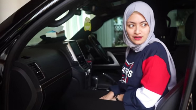 Nathalie bongkar mobilnya Sule