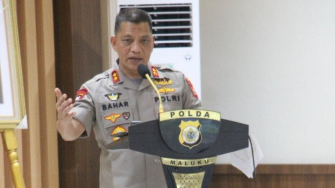 Kapolda Maluku Tidur di Masjid