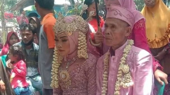 Pernikahan kakek dan gadis