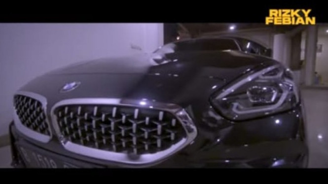Mobil BMW dari Rizky Febian untuk Sule
