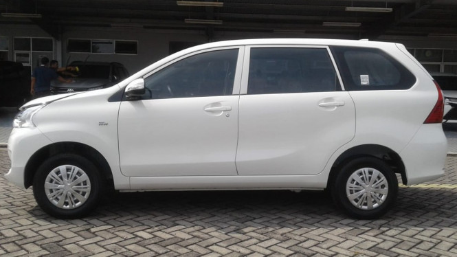 Toyota Transmover, Avanza paling murah