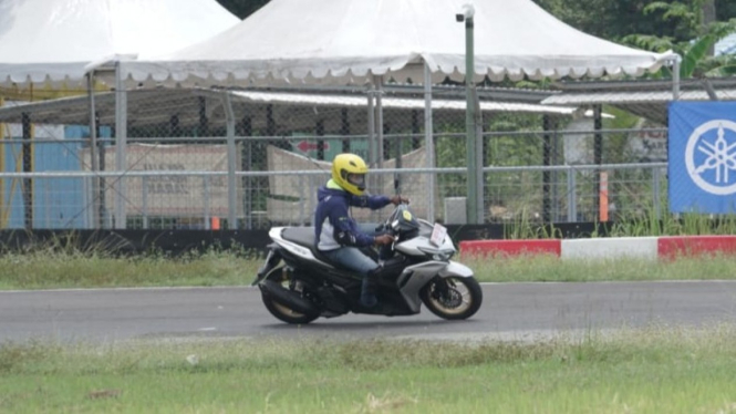 Test Ride All New Yamaha Aerox Connected
