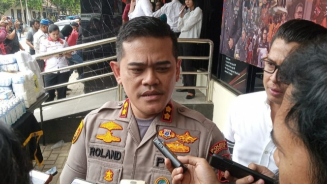 Kapolres Bogor Roland Ronaldy