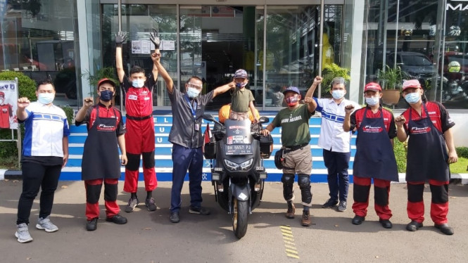 Lilik Gunawan bersama putranya siap touring lagi