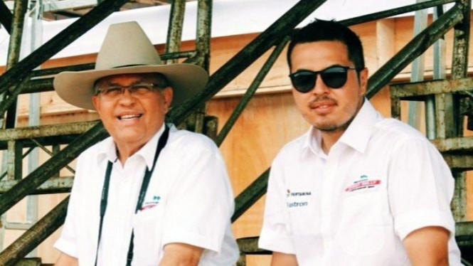 Helmy Sungkar dan putranya, Rifat Sungkar