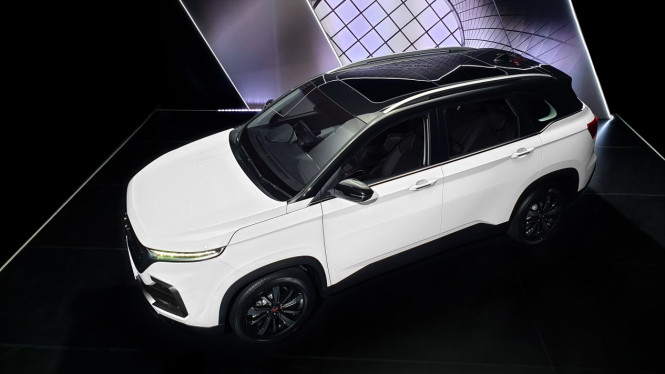 Wuling Almaz edisi spesial two tone
