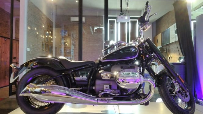 BMW R 18