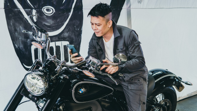Ariel Bersama BMW R18