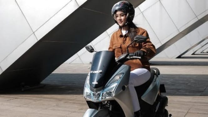 Anya Naik Motor Yamaha