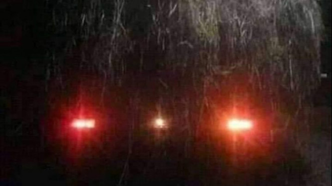 Mobil pikap dianggap setan di jalan raya