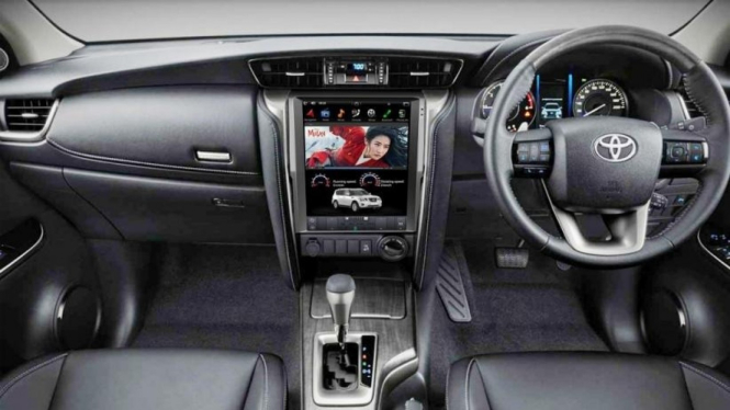 Head Unit ala Tesla.
