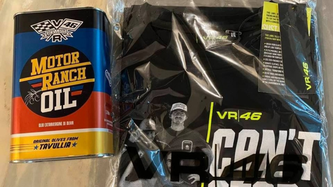 Paket dari Valentino Rossi