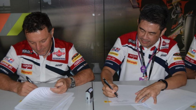 Federal Oil Gresini Moto2