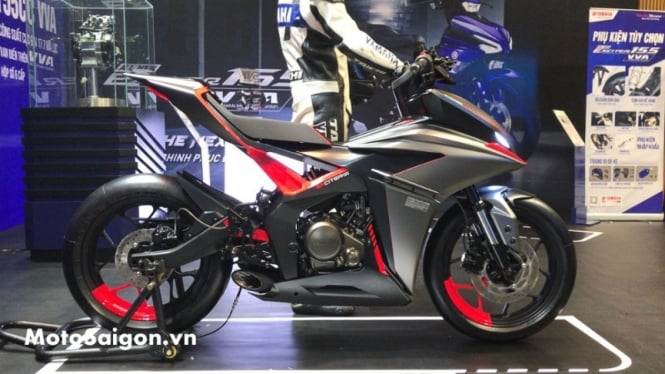 Yamaha F155.