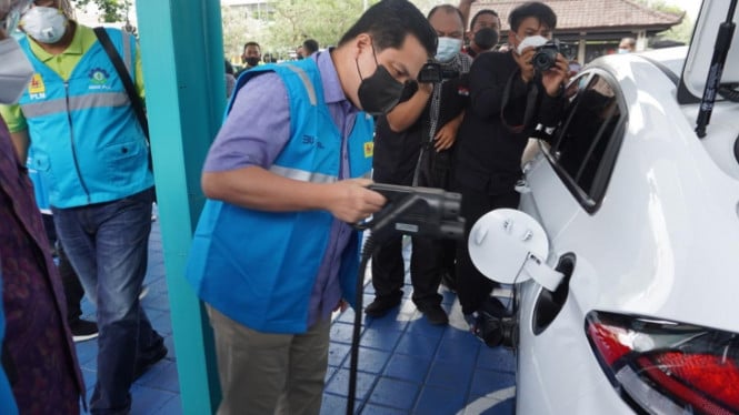 Menteri BUMN Erick Thohir Mobil Listrik