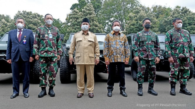 Maung Pindad serah terima Menhan Prabowo