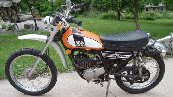 Motor Ali Topan Anak Jalanan, Yamaha DT100