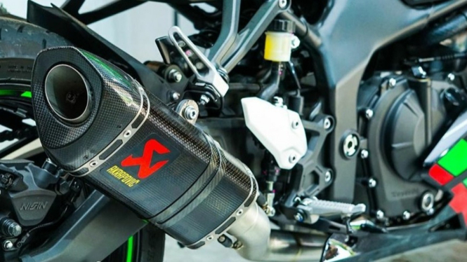 knalpot Akrapovic Kawasaki Ninja ZX-25R