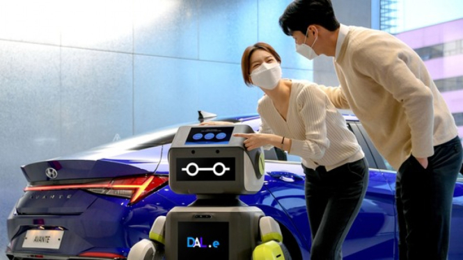 Robot DAL-e untuk Layani Konsumen di Dealer Hyundai. Foto: Reuters.