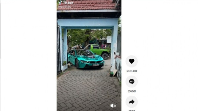 BMW i8 punya Tom Liwafa