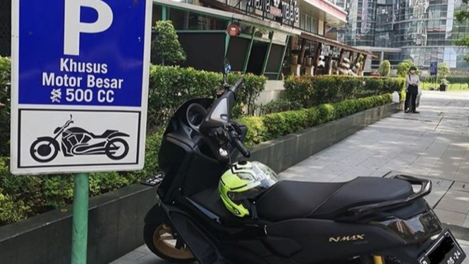 Yamaha NMAX berasa moge