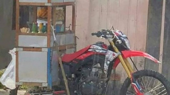 Honda CRF Dipakai Jual Bakso. Foto: IG.