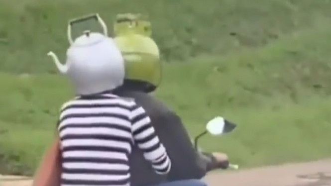 Helm unik bentuk tabung gas 3 kg, dan ketel air