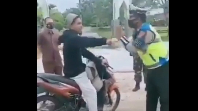 Pemotor Marah-marah. Foto: Twitter.