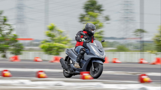 Test Ride Honda PCX 160