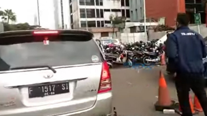 Mobil Adit Jayusman pajaknya mati