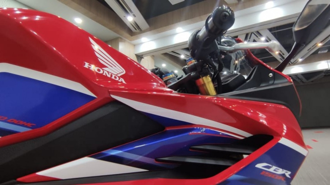 Honda CBR150R Tricolor Series. Foto: 100KPJ/Farhan