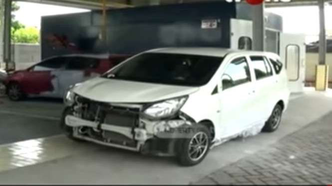 Belasan mobil milik warga desa di Tuban rusak