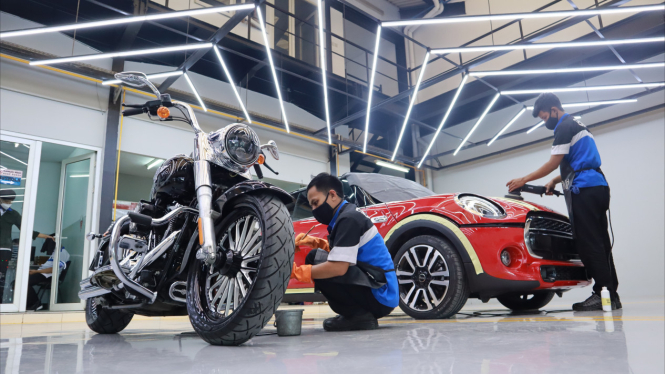 Coating mobil dan motor