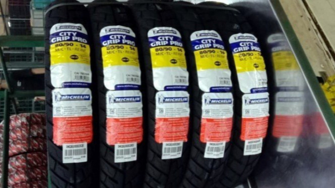 Ban motor Michelin