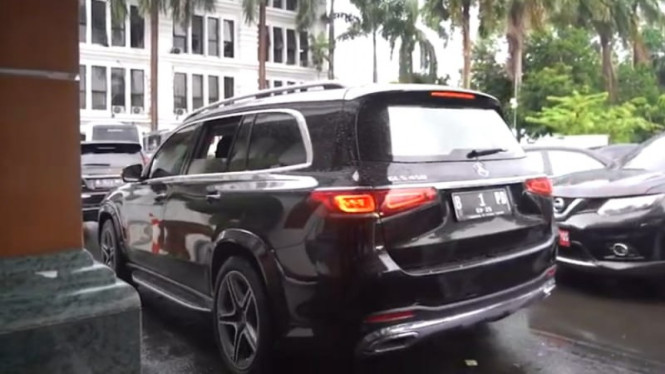 Mercedes-Benz GLS 450 AHY