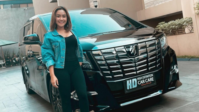 Mobil Cita Citata, Toyota Alphard